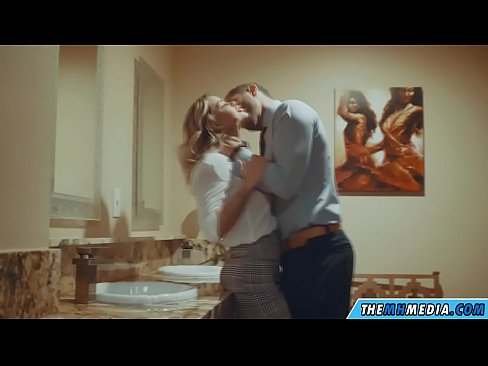 ❤️ Uma blonde obugaxayo ekuyenga endlini yangasese yomphakathi Izocansi vk ku-zu.xxxpornimages.ru ☑